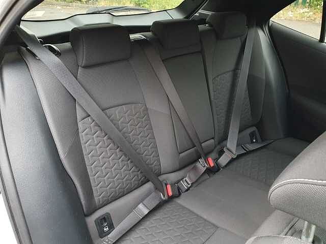 Toyota COROLLA 1.2T VVT-i Design 5dr White
