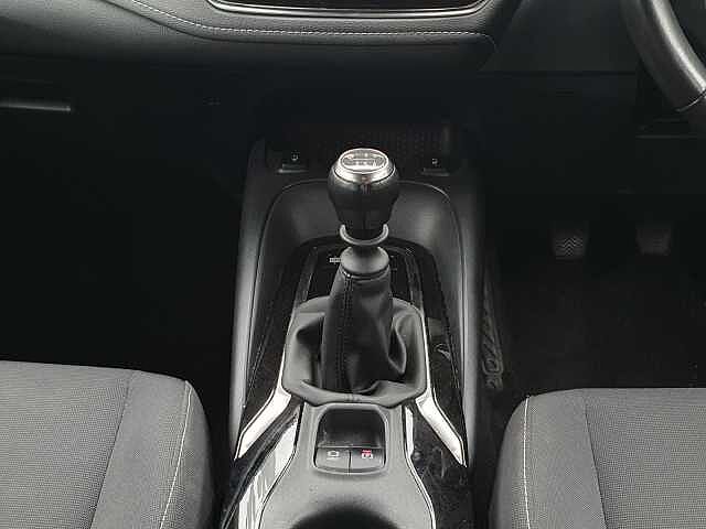 Toyota COROLLA 1.2T VVT-i Design 5dr White