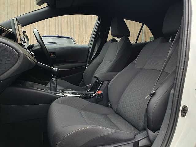 Toyota COROLLA 1.2T VVT-i Design 5dr White