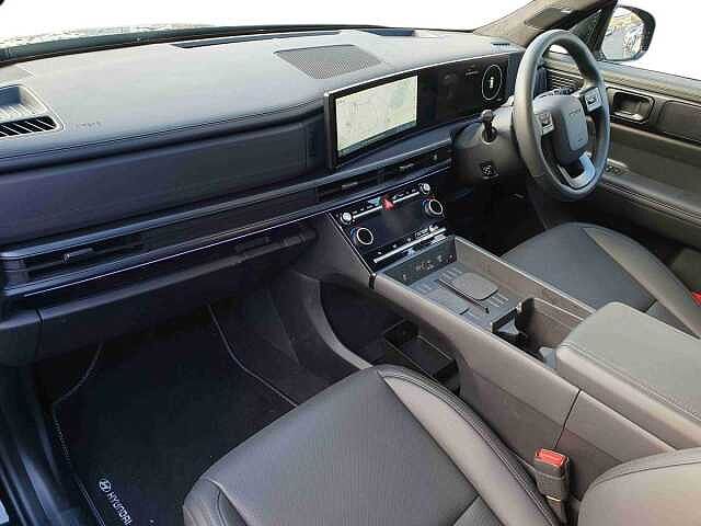 Hyundai SANTA FE 1.6 TGDi Hybrid Calligraphy 5dr 4WD Auto Black