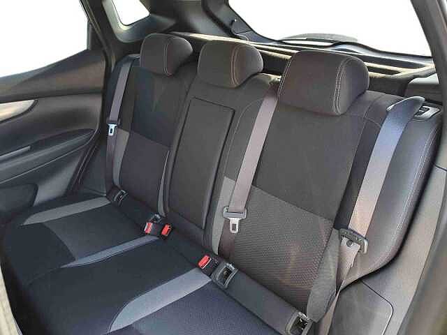 Nissan Qashqai 1.3 DiG-T N-Connecta 5dr