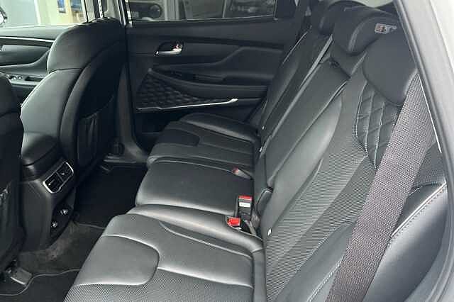 Hyundai Santa Fe 1.6 TGDi Hybrid Ultimate 5dr 4WD Auto