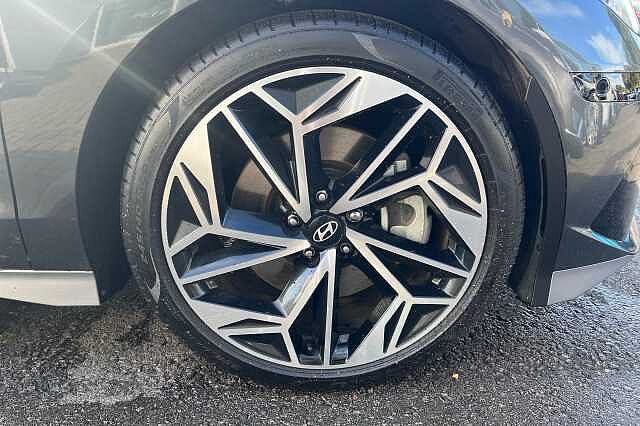 Hyundai Ioniq 6 168kW Premium 77kWh 4dr Auto