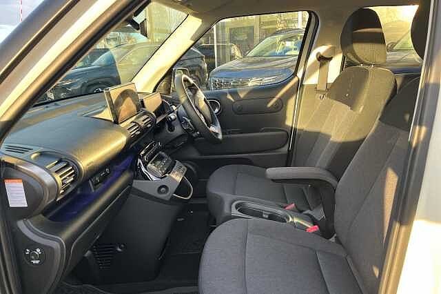 Hyundai INSTER 85kW 02 49kWh 5dr Auto Natural Ivory