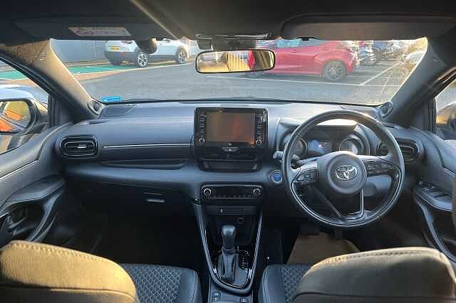 Toyota Yaris 1.5 Hybrid Dynamic 5dr CVT