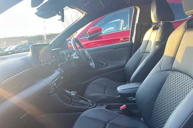 Toyota Yaris 1.5 Hybrid Dynamic 5dr CVT