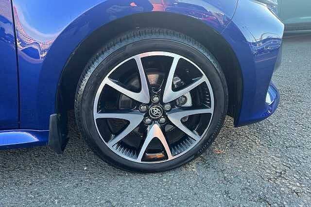 Toyota Yaris 1.5 Hybrid Dynamic 5dr CVT