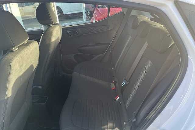 Hyundai I10 MPI SE CONNECT Atlas White