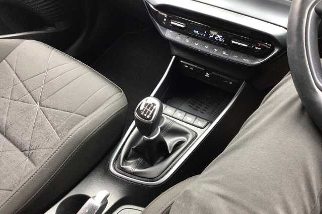 Hyundai Bayon T-GDI PREMIUM MHEV