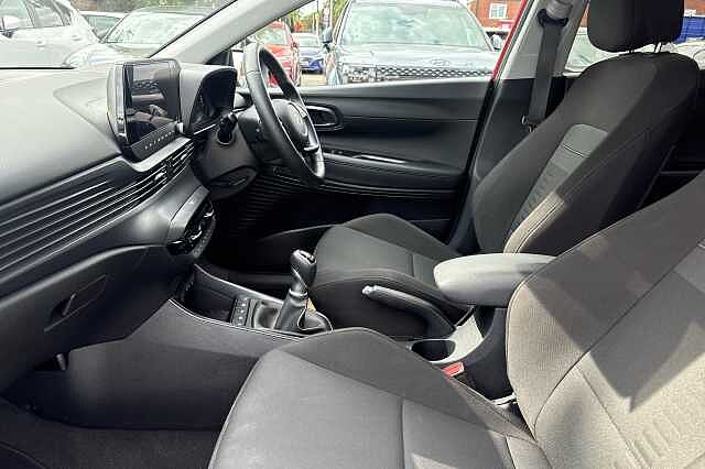 Hyundai BAYON T-GDI PREMIUM Dragon Red