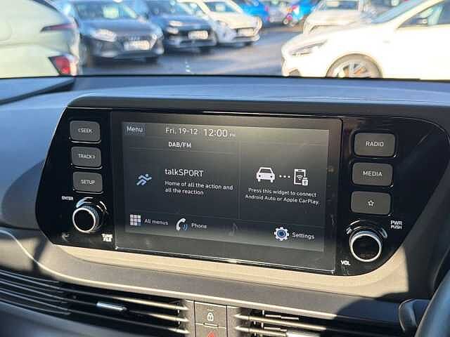 Hyundai BAYON 1.0 T-Gdi Mhev Se Connect Suv 5Dr Petrol Hybrid Manual Euro 6 (S/S) (100 Ps) Dragon Red