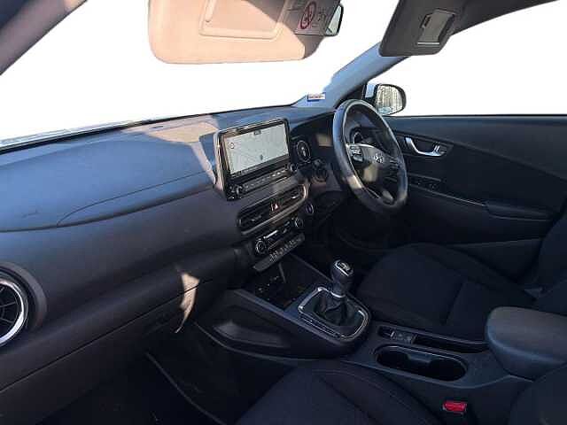 Hyundai KONA 1.0 T-Gdi Mhev Premium Suv 5Dr Petrol Hybrid Manual Euro 6 (S/S) (120 Ps) Atlas White