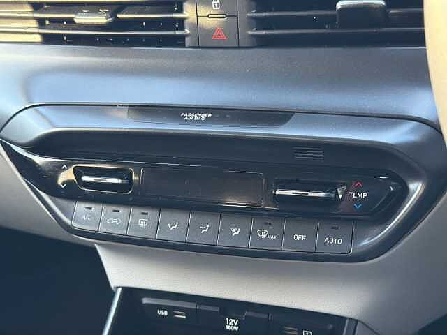 Hyundai BAYON 1.0 T-Gdi Mhev Ultimate Suv 5Dr Petrol Hybrid Dct Euro 6 (S/S) (120 Ps) Atlas White