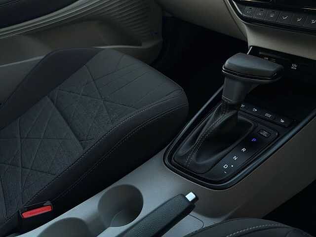 Hyundai BAYON 1.0 T-Gdi Mhev Ultimate Suv 5Dr Petrol Hybrid Dct Euro 6 (S/S) (120 Ps) Atlas White