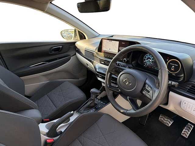 Hyundai BAYON 1.0 T-Gdi Mhev Ultimate Suv 5Dr Petrol Hybrid Dct Euro 6 (S/S) (120 Ps) Atlas White