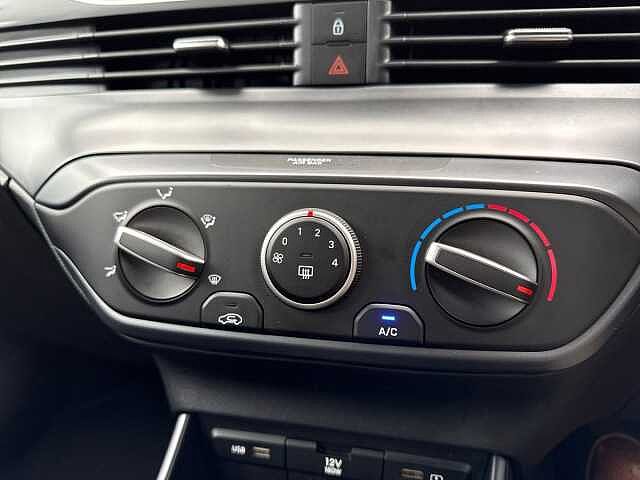 Hyundai I20 1.0 T-Gdi Mhev Se Connect Hatchback 5Dr Petrol Hybrid Manual Euro 6 (S/S) (100 P Phantom Black