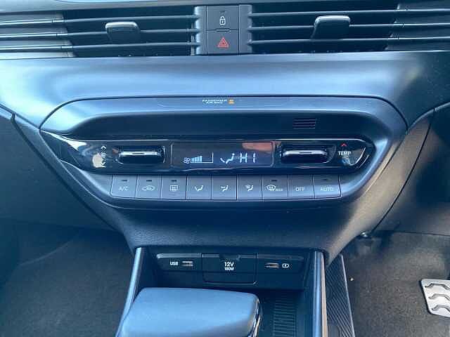 Hyundai BAYON 1.0 T-Gdi Mhev Premium Suv 5Dr Petrol Hybrid Dct Euro 6 (S/S) (100 Ps) Mangrove Green