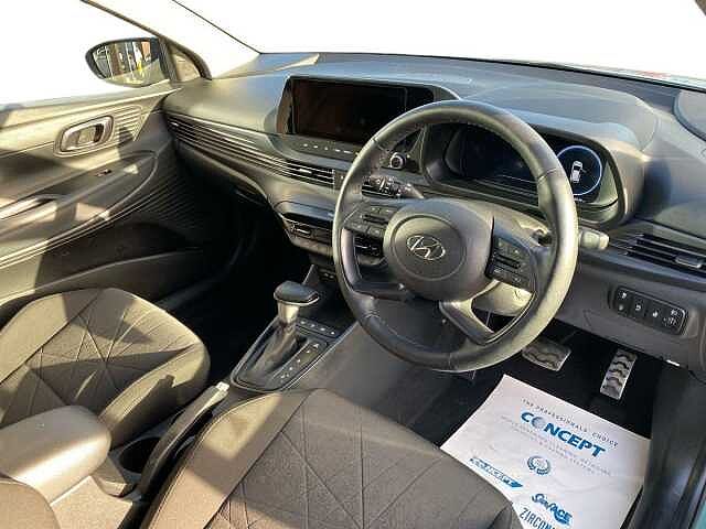Hyundai BAYON 1.0 T-Gdi Mhev Premium Suv 5Dr Petrol Hybrid Dct Euro 6 (S/S) (100 Ps) Mangrove Green