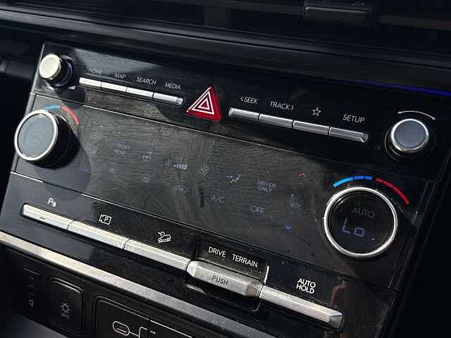 Hyundai SANTA FE 1.6 H T-Gdi Calligraphy Suv 5Dr Petrol Hybrid Auto 4Wd Euro 6 (S/S) (7Seat) (215 Olive Green