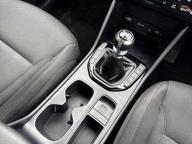 Hyundai TUCSON 1.6 T-Gdi Premium Suv 5Dr Petrol Manual Euro 6 (S/S) (150 Ps) Atlas White