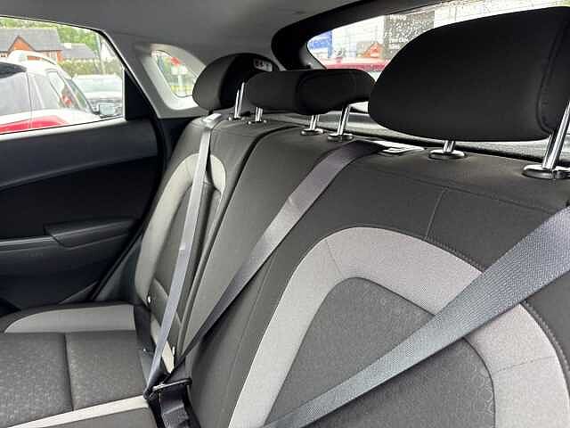 Hyundai KONA 1.0 T-Gdi Play Suv 5Dr Petrol Manual Euro 6 (S/S) (120 Ps) Chalk White