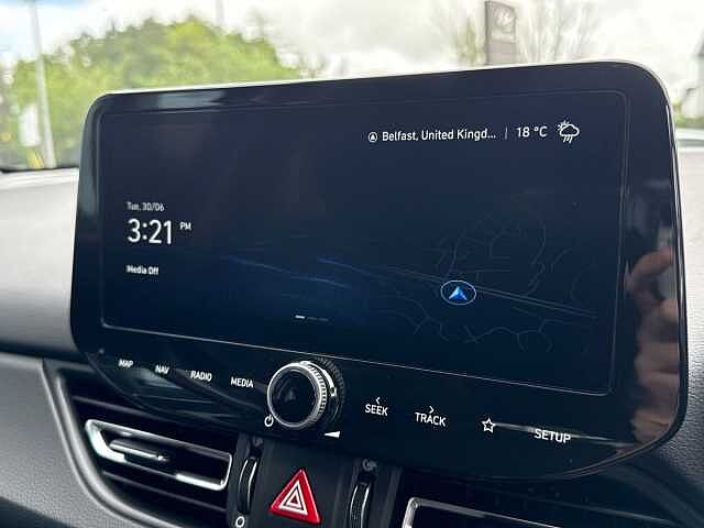 Hyundai I30 1.5 T-Gdi Mhev Advance Hatchback 5Dr Petrol Hybrid Manual Euro 6 (S/S) (140 Ps) Red
