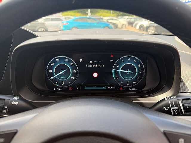 Hyundai BAYON 1.0 T-Gdi Mhev Premium Suv 5Dr Petrol Hybrid Dct Euro 6 (S/S) (100 Ps) Mangrove Green
