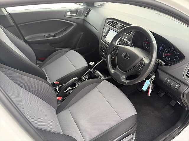 Hyundai I20 1.2 Play Hatchback 5Dr Petrol Manual Euro 6 (S/S) (84 Ps) White