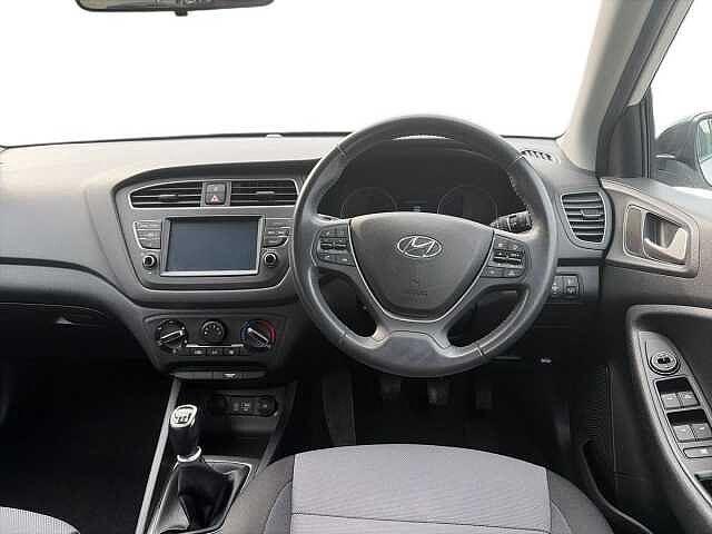 Hyundai I20 1.2 Play Hatchback 5Dr Petrol Manual Euro 6 (S/S) (84 Ps) White