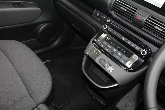 Hyundai INSTER 85kW 02 49kWh 5dr Auto Black