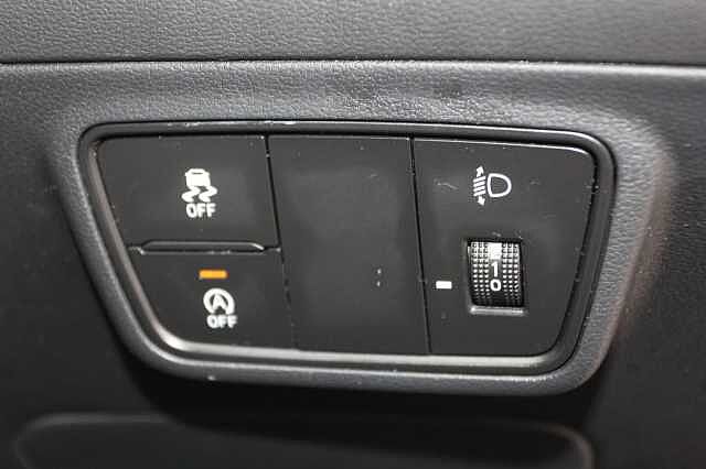 Hyundai TUCSON 1.6 TGDi 48V MHD SE Connect 5dr 2WD Red