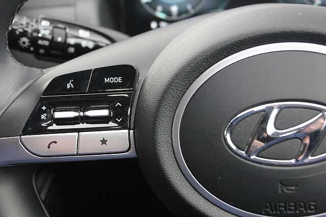 Hyundai TUCSON 1.6 TGDi 48V MHD SE Connect 5dr 2WD Red