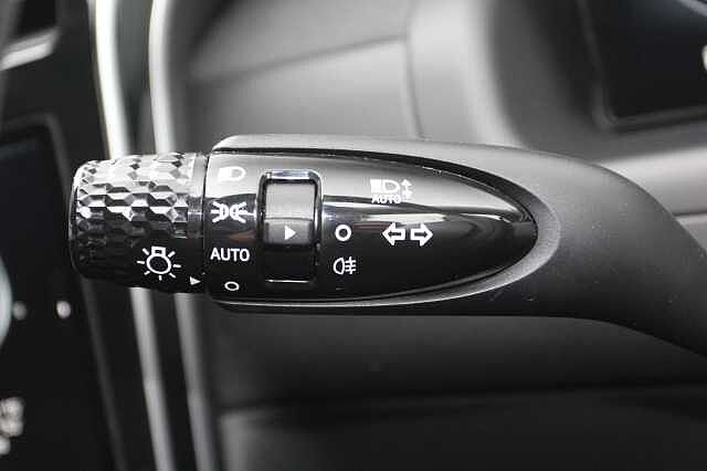 Hyundai TUCSON 1.6 TGDi 48V MHD SE Connect 5dr 2WD Red