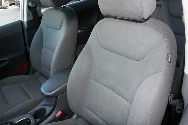 Hyundai IONIQ 1.6 GDi Hybrid Premium 5dr DCT Silver