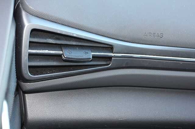 Hyundai IONIQ 1.6 GDi Hybrid Premium 5dr DCT Silver