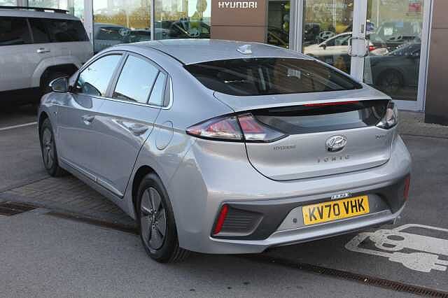 Hyundai IONIQ 1.6 GDi Hybrid Premium 5dr DCT Silver