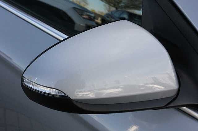 Hyundai IONIQ 1.6 GDi Hybrid Premium 5dr DCT Silver