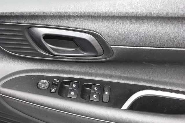 Hyundai i20 1.0T GDi Premium 5dr DCT