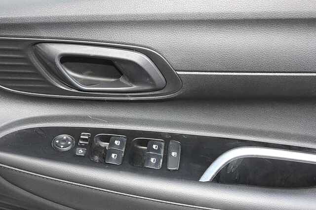 Hyundai i20 1.0T GDi Premium 5dr DCT