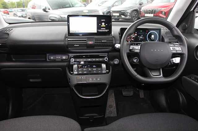 Hyundai INSTER 85kW 02 49kWh 5dr Auto White
