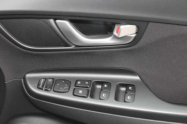Hyundai KONA 1.6 GDi Hybrid Premium 5dr DCT Black