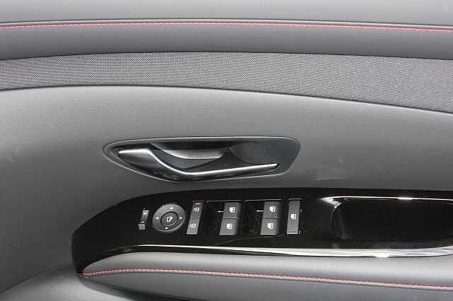 Hyundai TUCSON 1.6T 150 N Line S 5dr DCT White