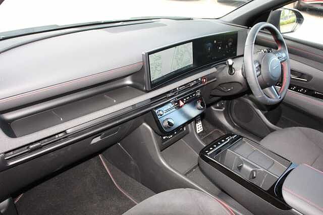 Hyundai TUCSON 1.6T 150 N Line S 5dr DCT White