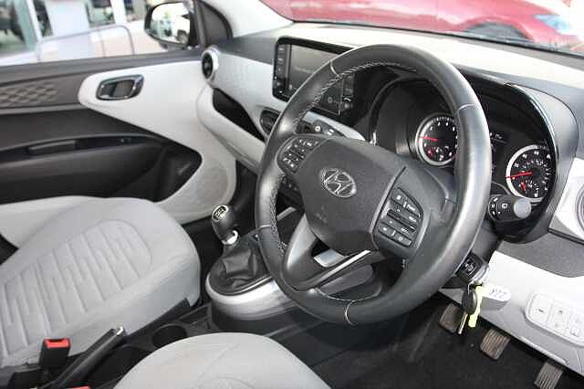 Hyundai i10 1.0 MPi Premium 5dr