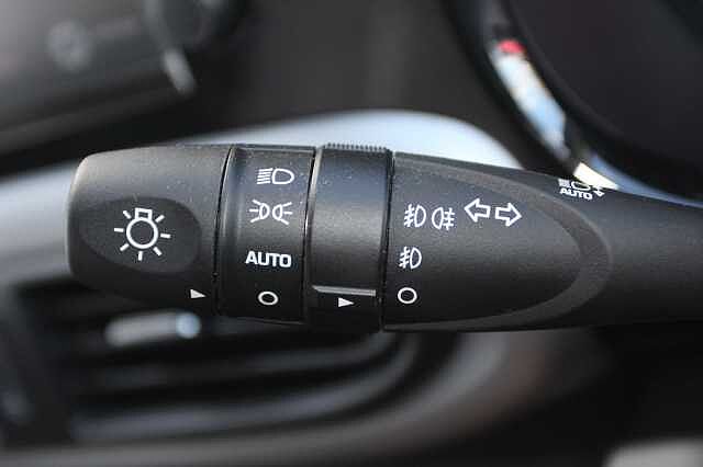 Hyundai i10 1.0 MPi Premium 5dr