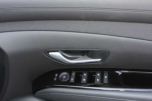Hyundai TUCSON 1.6T 239 Hybrid Ultimate 5dr Auto White