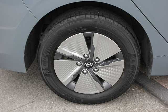 Hyundai IONIQ 1.6 GDi Hybrid Premium 5dr DCT Grey