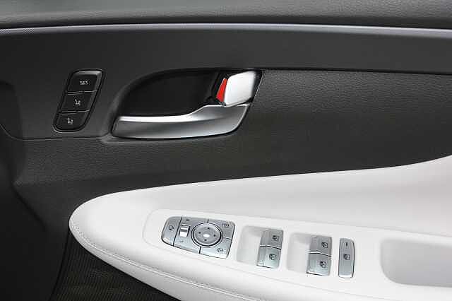 Hyundai SANTA FE 1.6 TGDi Plug-in Hybrid Ultimate 5dr 4WD Auto Grey
