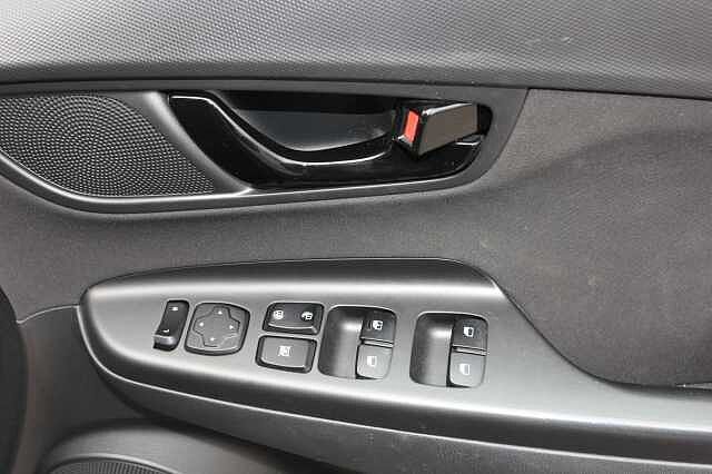 Hyundai KONA 1.6 GDi Hybrid Premium 5dr DCT