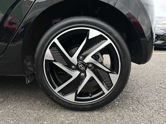 Hyundai I10 1.0 Premium Hatchback 5dr Petrol Auto Euro 6 (s/s) (63 ps) Black